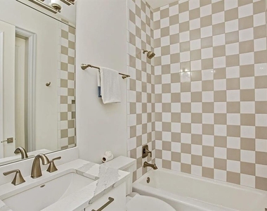 10372 Kensington Shore Drive - Photo Thumbnail 29