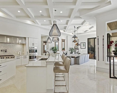 10372 Kensington Shore Drive - Photo Thumbnail 3