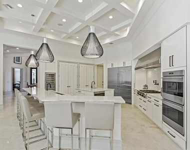 10372 Kensington Shore Drive - Photo Thumbnail 4