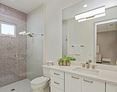 10372 Kensington Shore Drive - Photo Thumbnail 22