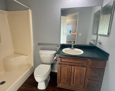 202 Owens Road - Photo Thumbnail 5
