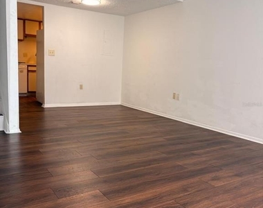 4155 S Semoran Boulevard - Photo Thumbnail 2