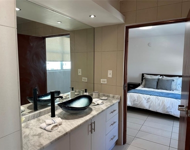 5575 Isla Verde Avenue - Photo Thumbnail 12