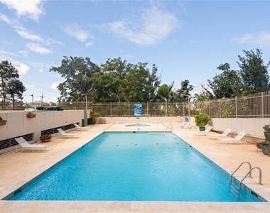 1704 San Patricio Avenue - Photo Thumbnail 14