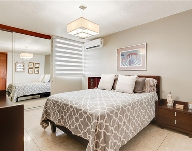 1704 San Patricio Avenue - Photo Thumbnail 11
