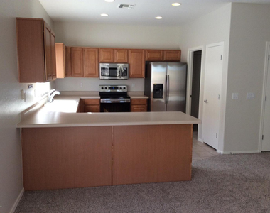 44812 W Paraiso Lane - Photo Thumbnail 5