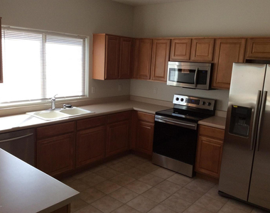 44812 W Paraiso Lane - Photo Thumbnail 7