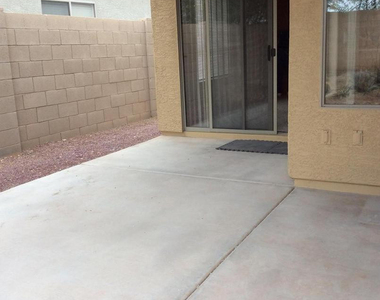 44812 W Paraiso Lane - Photo Thumbnail 19