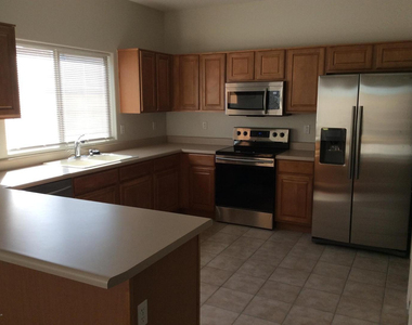 44812 W Paraiso Lane - Photo Thumbnail 6