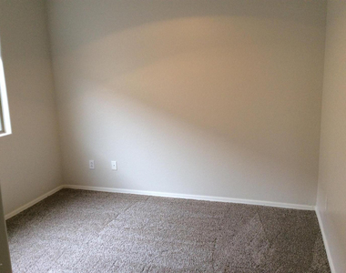 44812 W Paraiso Lane - Photo Thumbnail 9