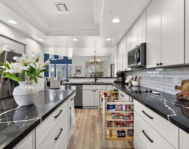 20802 N Grayhawk Drive - Photo Thumbnail 23