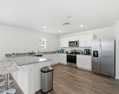 15610 S Moon Valley Road - Photo Thumbnail 10