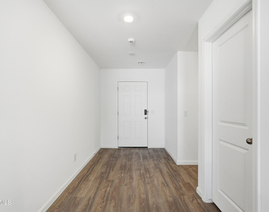 15610 S Moon Valley Road - Photo Thumbnail 4
