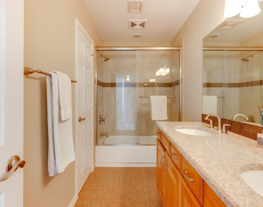 16439 S 34th Way - Photo Thumbnail 4