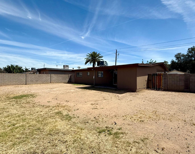 12602 N 21st Avenue - Photo Thumbnail 18