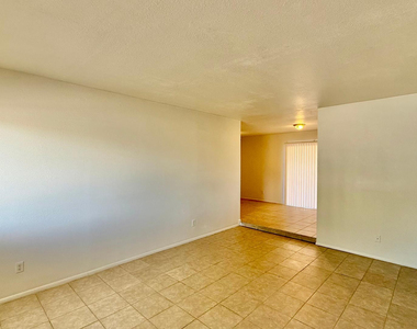 12602 N 21st Avenue - Photo Thumbnail 1