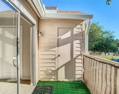665 Youngstown Parkway - Photo Thumbnail 38