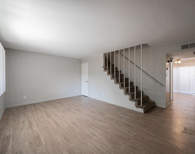 6565 N 19th Avenue - Photo Thumbnail 5