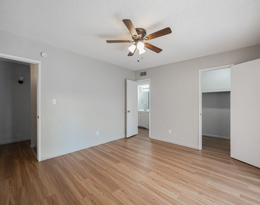 6565 N 19th Avenue - Photo Thumbnail 14