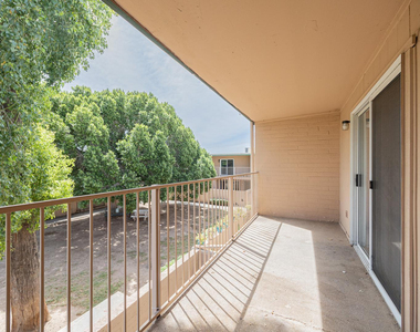 6565 N 19th Avenue - Photo Thumbnail 24