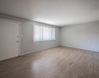 6565 N 19th Avenue - Photo Thumbnail 6