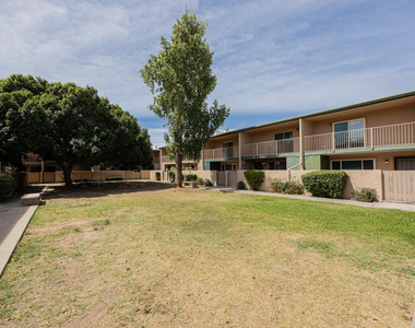 6565 N 19th Avenue - Photo Thumbnail 1