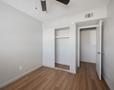 6565 N 19th Avenue - Photo Thumbnail 19