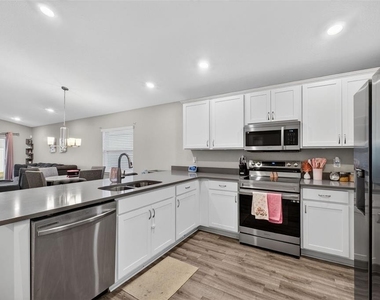3927 Palazzo Place - Photo Thumbnail 7
