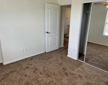 10254 E Isleta Avenue - Photo Thumbnail 16