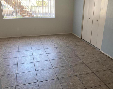 3302 W Northern Avenue - Photo Thumbnail 7