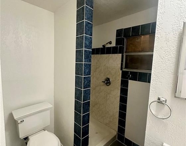 5527 Bryson Drive - Photo Thumbnail 7