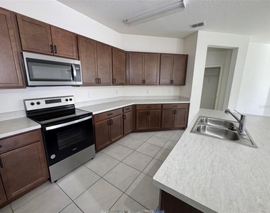 7054 Cruz Court - Photo Thumbnail 7