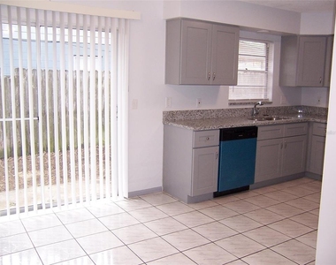 3232 Royal Street - Photo Thumbnail 2