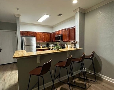 8000 Tuscany Way - Photo Thumbnail 5