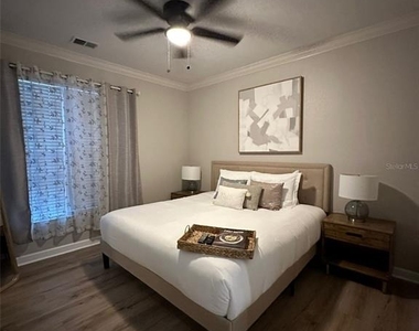 8000 Tuscany Way - Photo Thumbnail 7