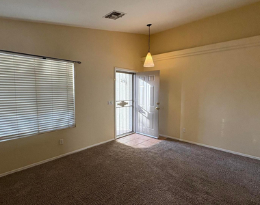 13002 W Hearn Road - Photo Thumbnail 4