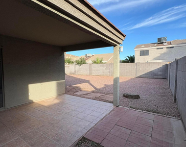 13002 W Hearn Road - Photo Thumbnail 26