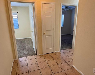 13002 W Hearn Road - Photo Thumbnail 14