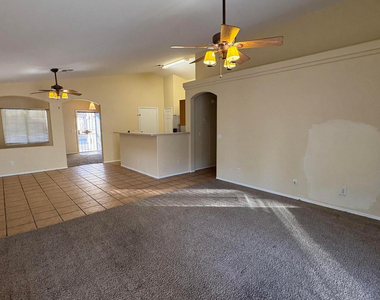 13002 W Hearn Road - Photo Thumbnail 12