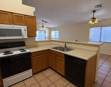 13002 W Hearn Road - Photo Thumbnail 6