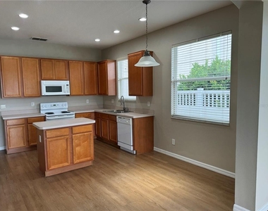 5004 Adair Oak Drive - Photo Thumbnail 11