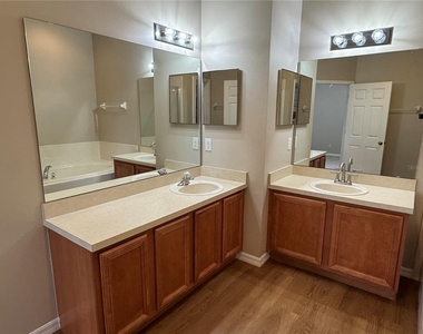5004 Adair Oak Drive - Photo Thumbnail 30