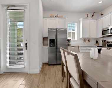 8061 Lost Shaker Lane - Photo Thumbnail 7