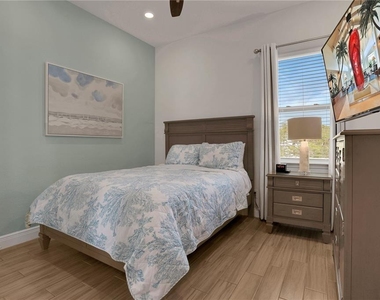 8061 Lost Shaker Lane - Photo Thumbnail 16
