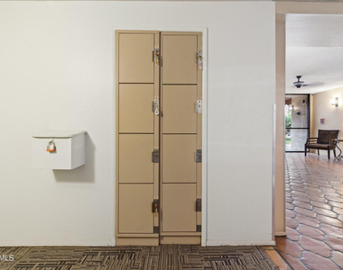 3033 E Devonshire Avenue - Photo Thumbnail 34
