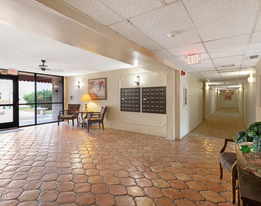 3033 E Devonshire Avenue - Photo Thumbnail 35