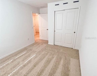 3639 Davenport Creek Court - Photo Thumbnail 10