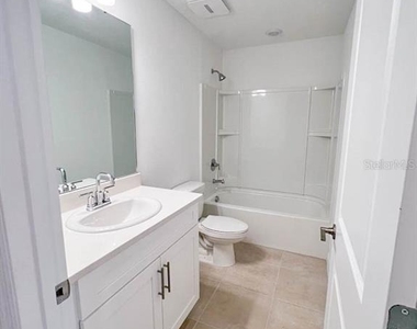 3639 Davenport Creek Court - Photo Thumbnail 9