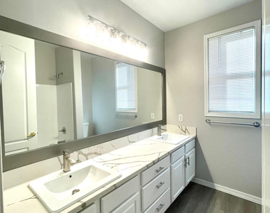2116 E Chanute Pass - Photo Thumbnail 19