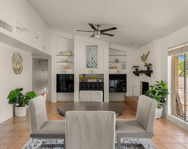 5901 E Cactus Wren Road - Photo Thumbnail 7